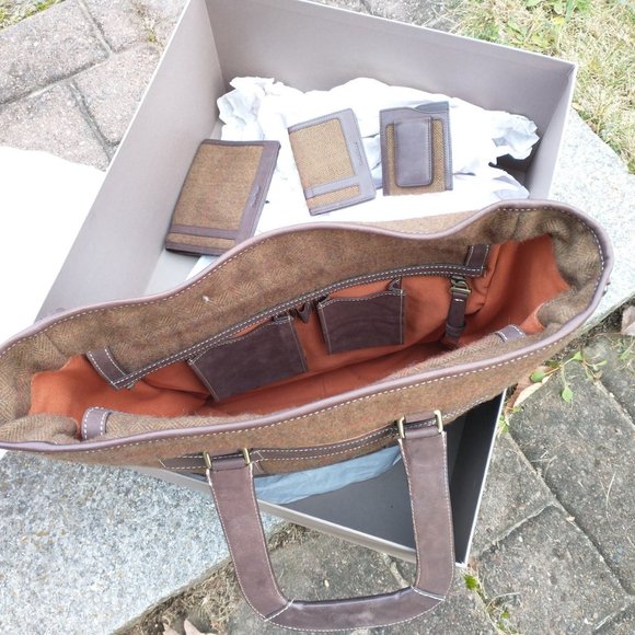 Cole Haan tweed/leather tote bag plus 3 wallets - Picture 3 of 9